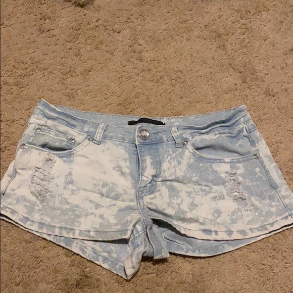 Sirens seductions jean shorts - Picture 1 of 4